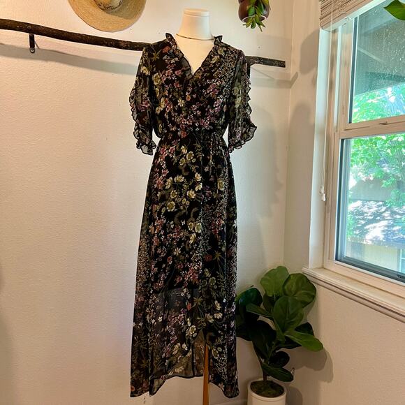 June & Hudson Moody Whimsical Ruffled Floral Printed Short Sleeve Size Small - Picture 1 of 15